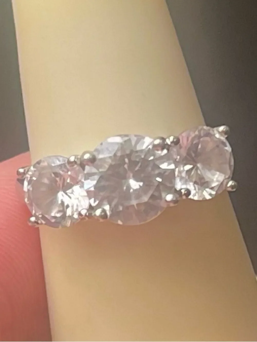 Size 7 - Classic Three-Stone Clear Crystal Ring - Silver